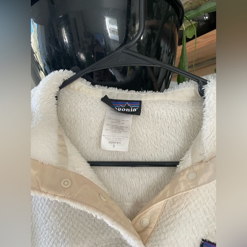 Patagonia Re-Tool pullover w/hood! ❄️ - Picture 3 of 3